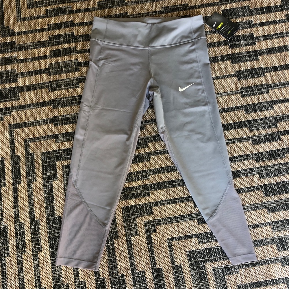 Nike Tight Fit Crop length tights